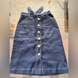 Pre-owned in great condition J Crew Jean Skirt Size 6